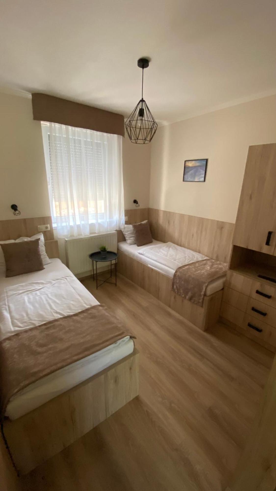 Levendula Vendeghaz Hotel Győr Eksteriør billede