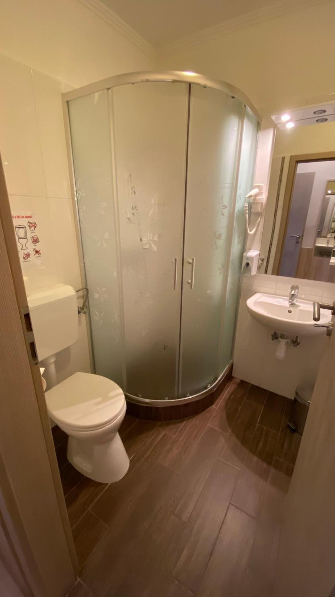 Levendula Vendeghaz Hotel Győr Eksteriør billede