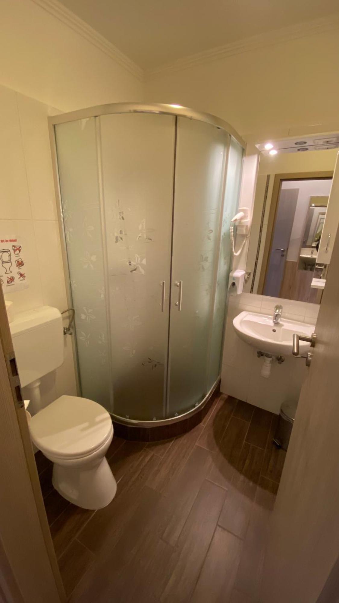 Levendula Vendeghaz Hotel Győr Eksteriør billede
